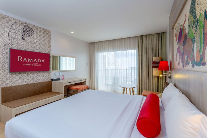 Room 51 of 220