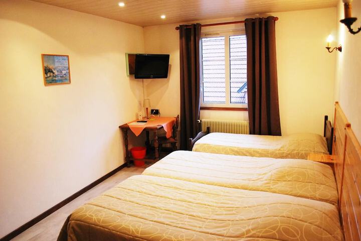 Room 6 of 51