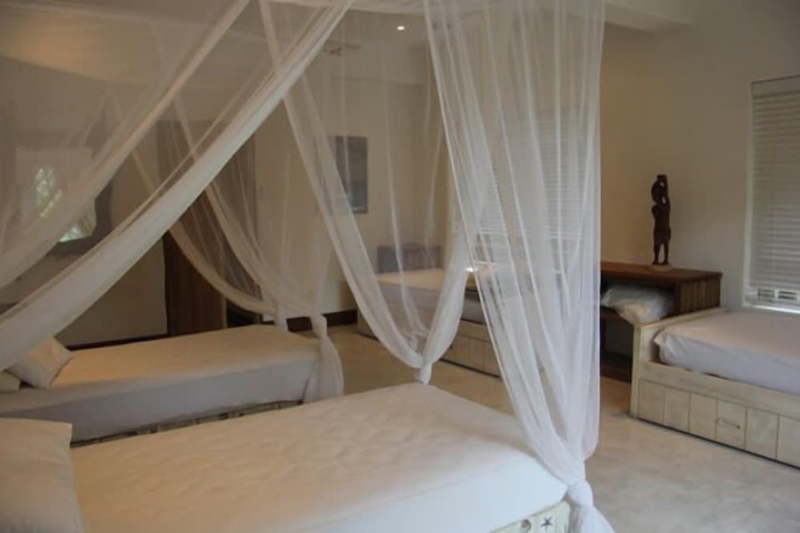 Room 2 of 10