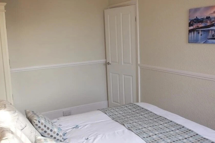 Room 3 of 12