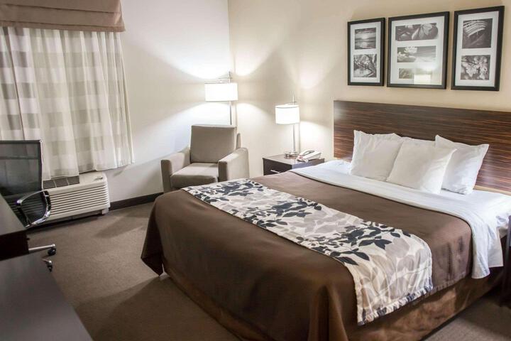 1 King Bed (1 of 13)