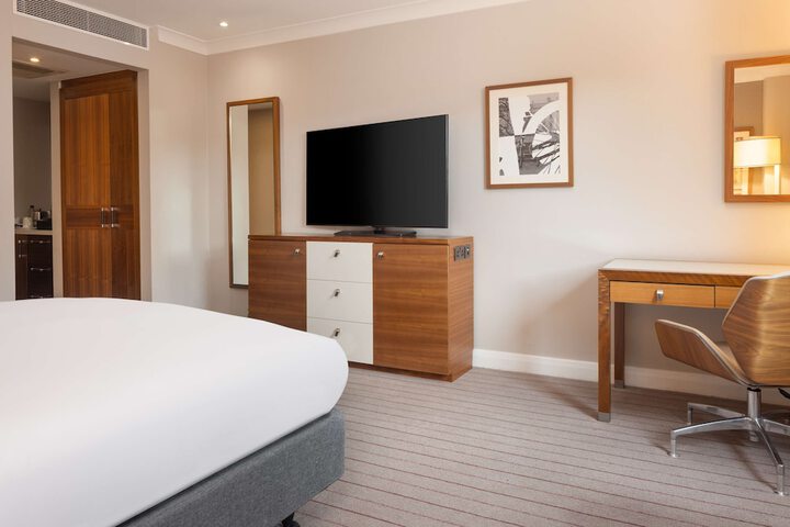 Room 16 of 86