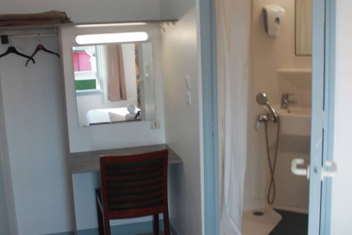 Room 19 of 40