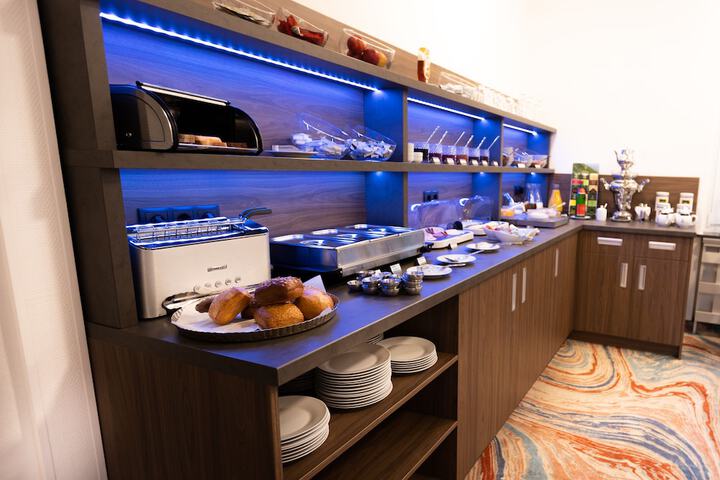 Dining 80 of 84