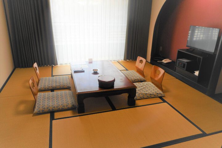 Room 12 of 44