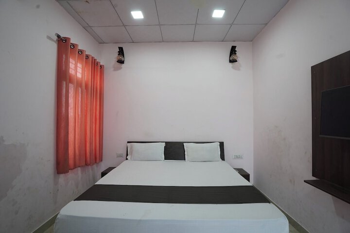 Room 8 of 27