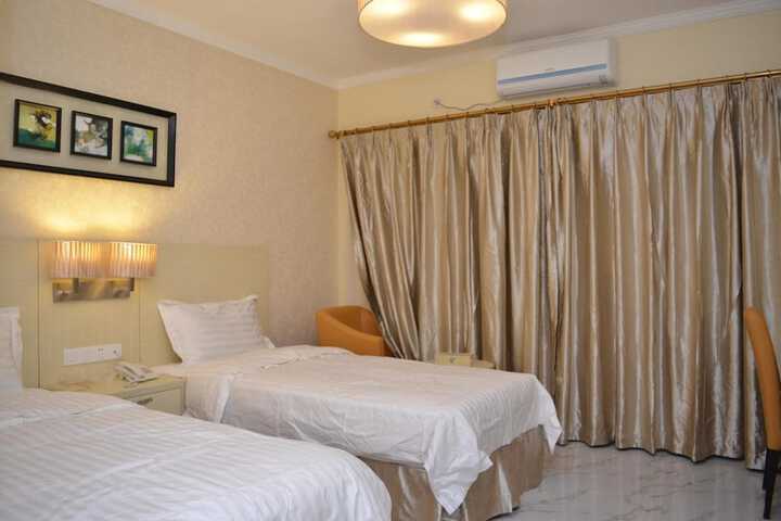 Room 15 of 44