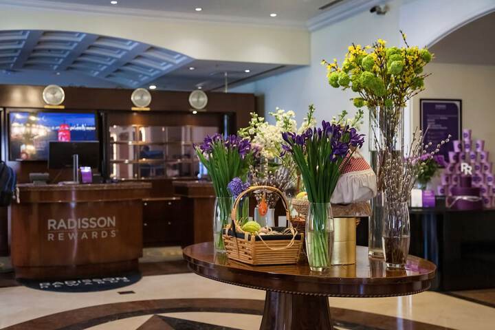 Entrance & Lobby