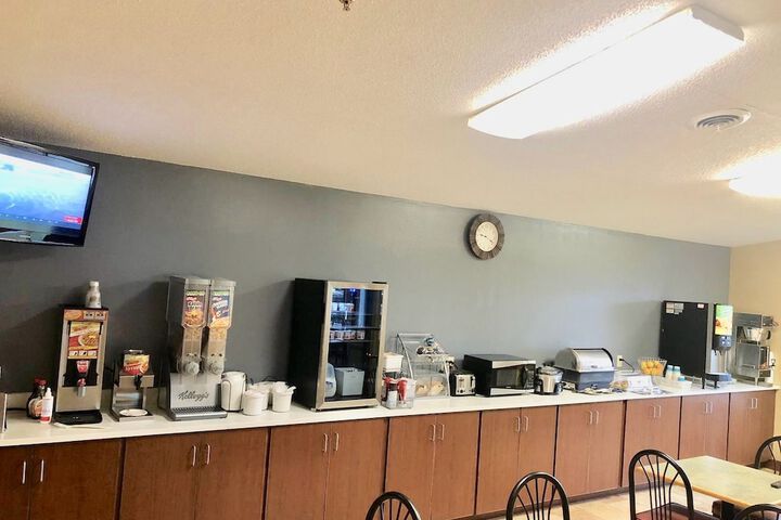 Breakfast/Coffee Service 32 of 35