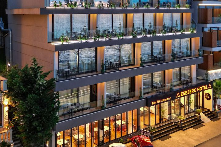 Hotel 60 of 80