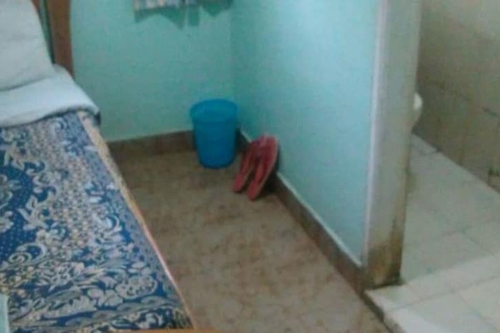 Room 6 of 11