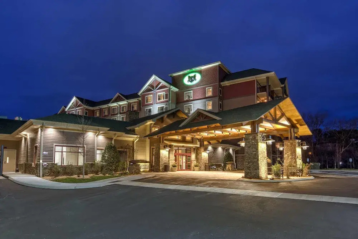 GRAND RESORT HOTEL & CONVENTION CENTER