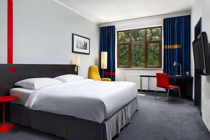 Room 27 of 140