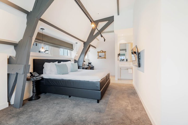 Room 12 of 75