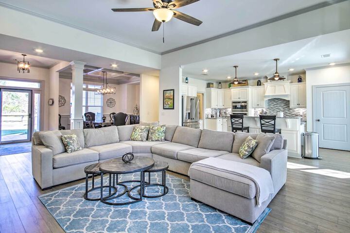 North Augusta Getaway w / Large Deck & Yard