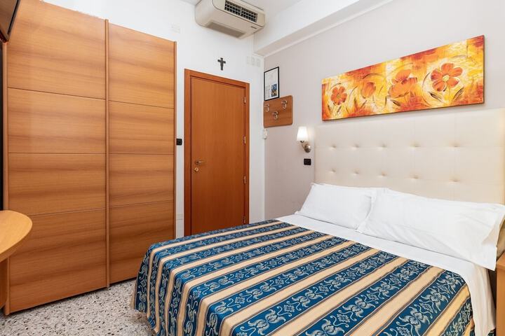 Room 10 of 54