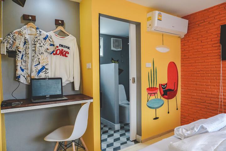 Room 46 of 122