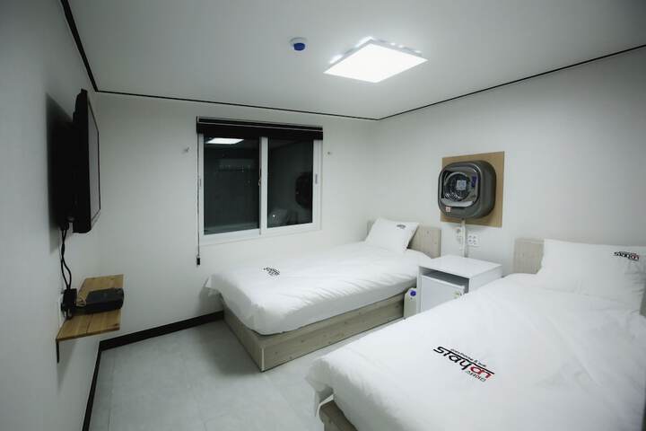 Room 4 of 46