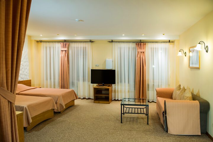 Room 4 of 71