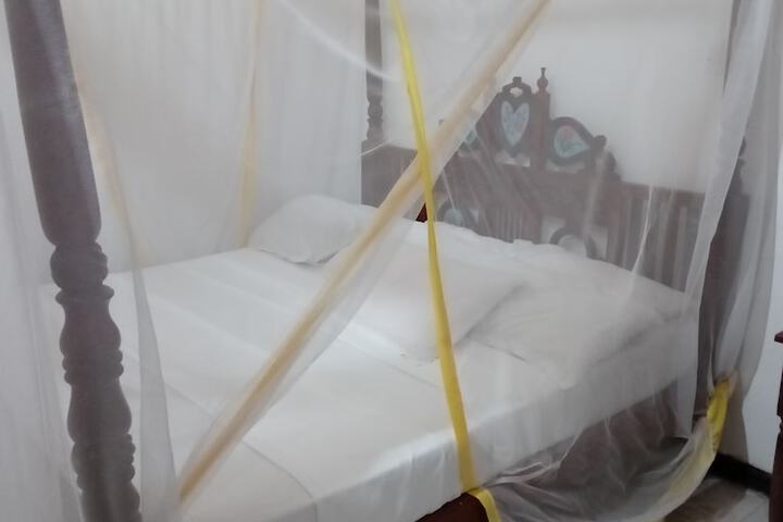Room 3 of 39