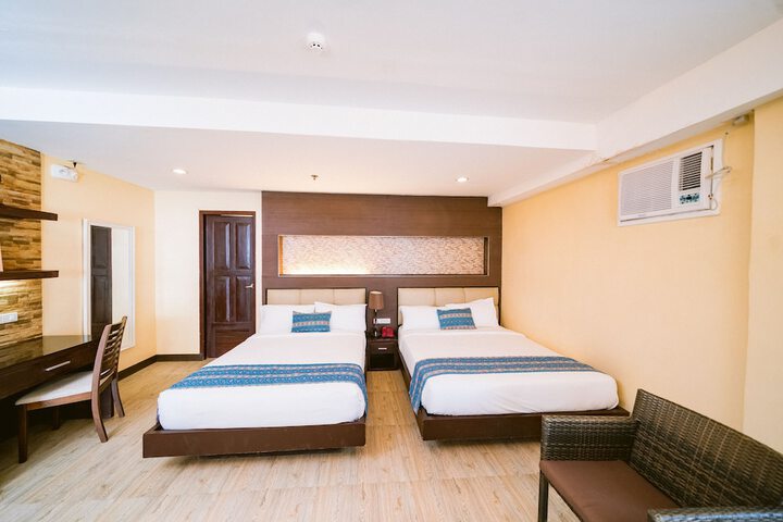 Room 10 of 44