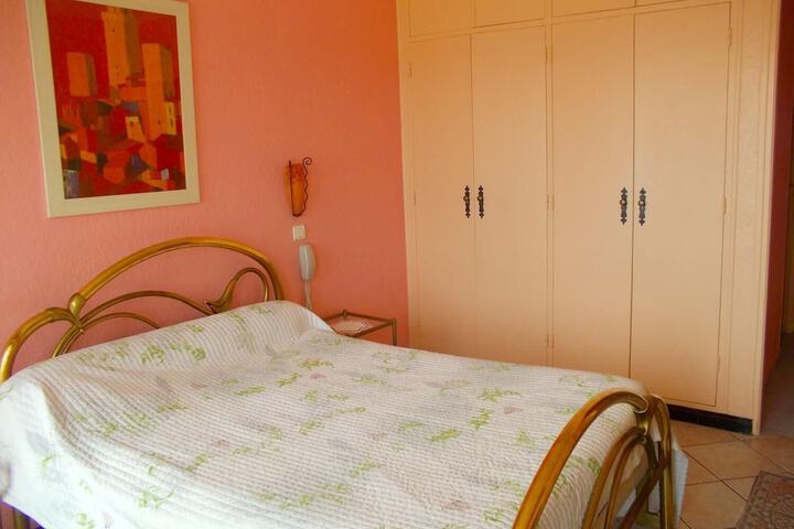 Room 11 of 46