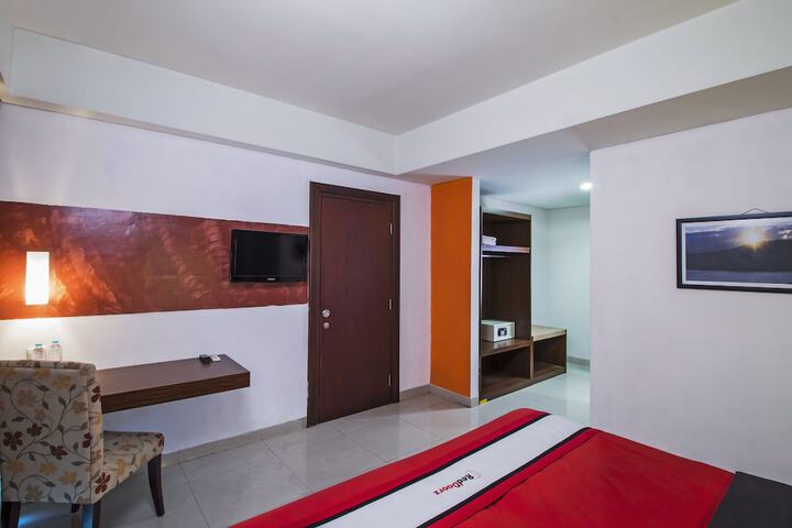 Room 13 of 22
