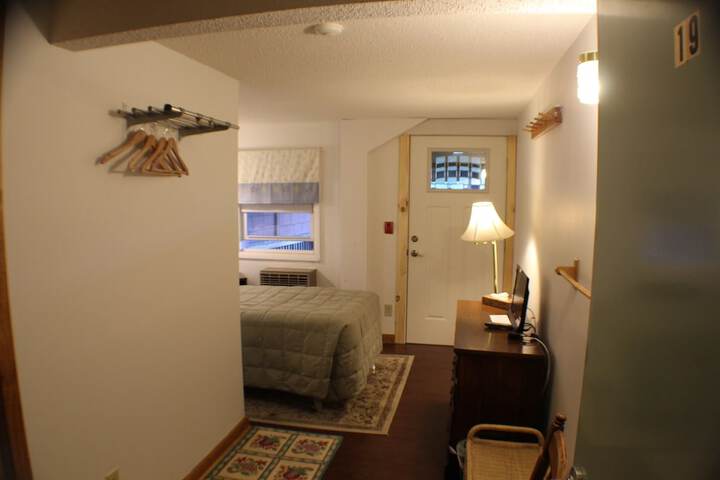 Room 17 of 46