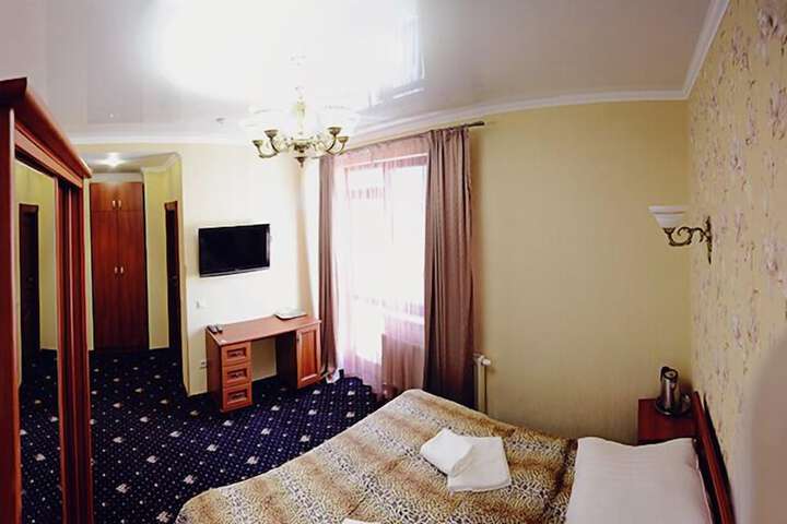 Room 7 of 49