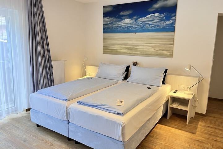 Room 7 of 34