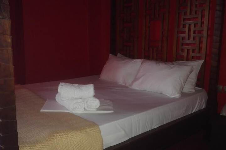 Room 10 of 30