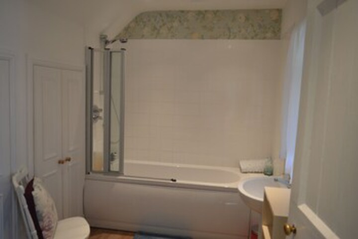 Room 5 of 33