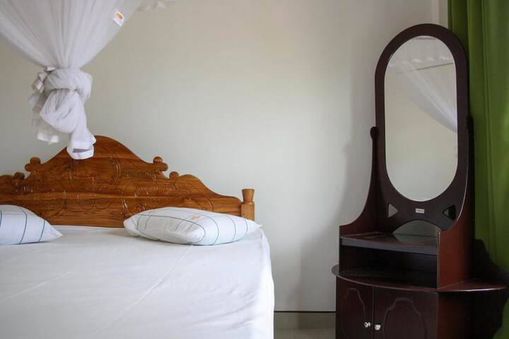 Room 10 of 46