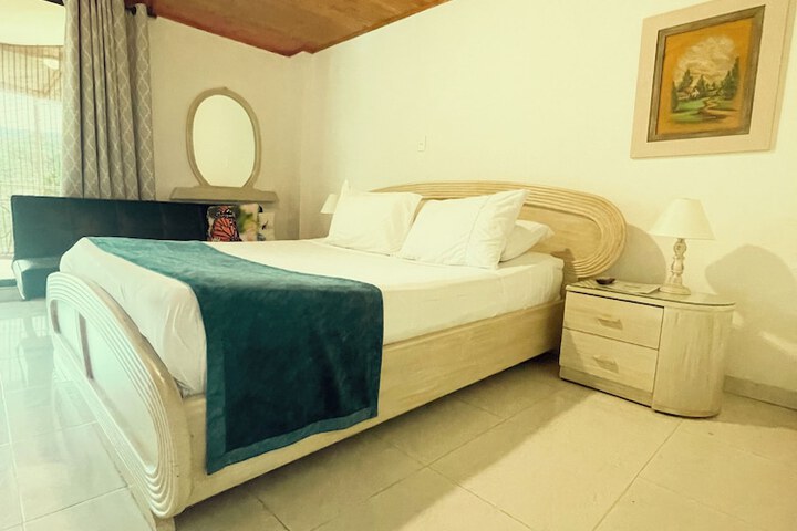Room 3 of 123