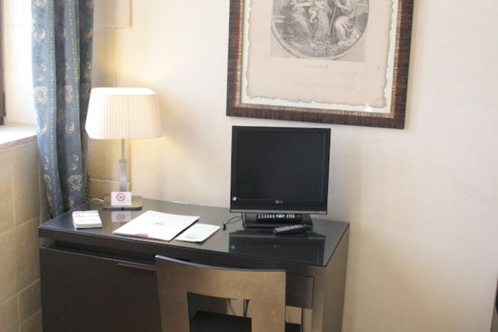 Room 48 of 94