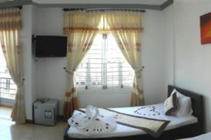 LISA HOMESTAY