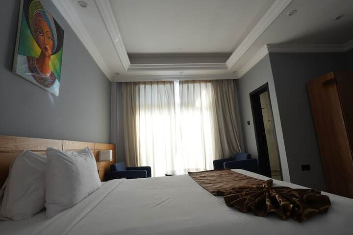 Room 77 of 173