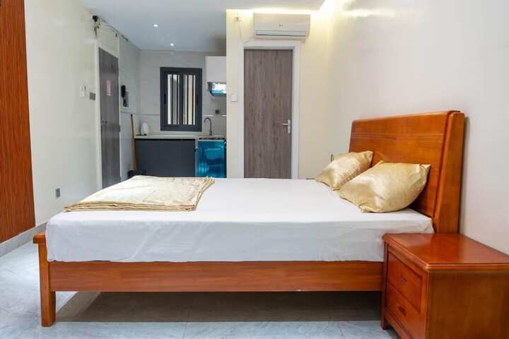 Room 6 of 34