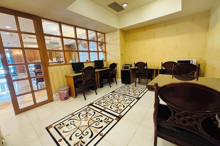 Business Center 204 of 216