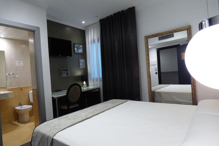 Room 57 of 193