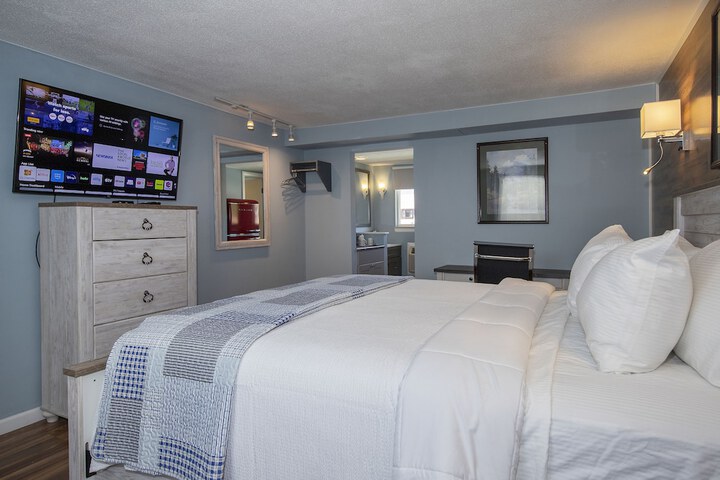 Room 12 of 125