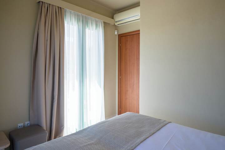 Room 35 of 312