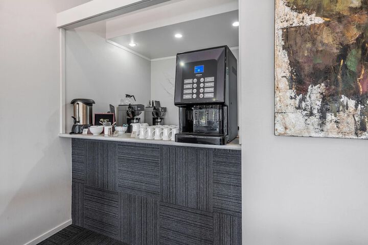 Breakfast/Coffee Service 266 of 302