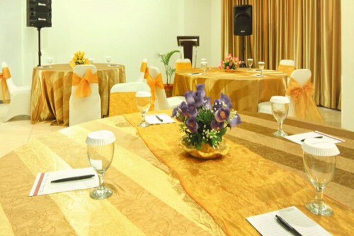 Ballroom/Hall 50 of 61