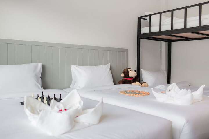Room 15 of 90