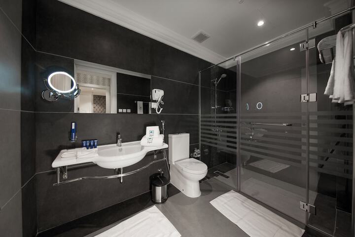 Room 43 of 57
