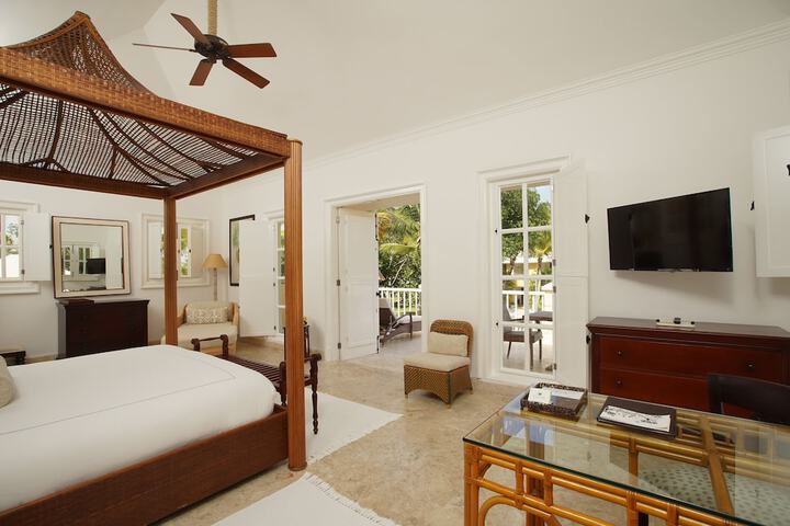 Room 16 of 245