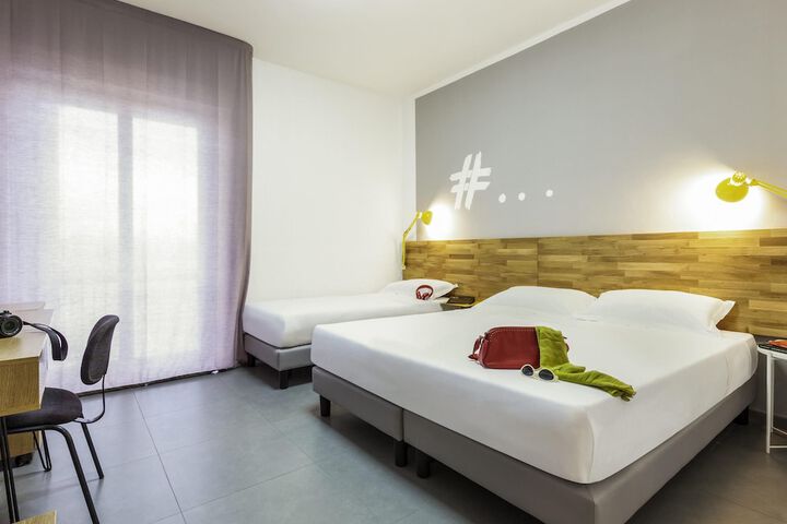 Room 7 of 40