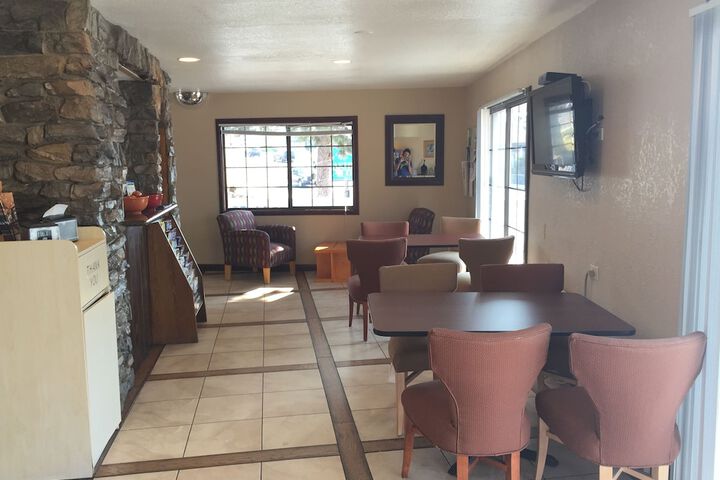 Breakfast/Coffee Service 12 of 22