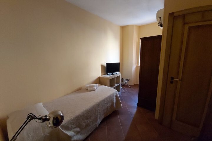 Room 8 of 44